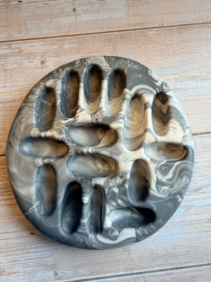 Handcrafted Jesmonite Ring Holder — Marbled Elegance in Every Detail