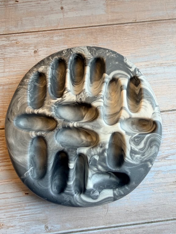 Handcrafted Jesmonite Ring Holder — Marbled Elegance in Every Detail