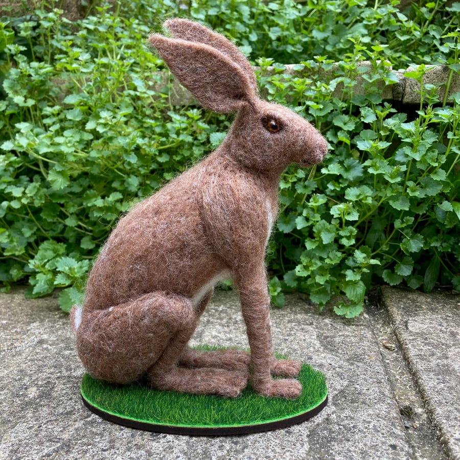 Sitting Brown Hare, needle felted, sculpture, ornament, model (24-4(2))