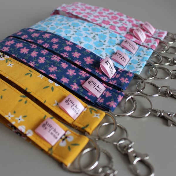 Floral Fabric Wristlet Keychain, Handmade Key Fob with Lobster Clasp, Key Ring S