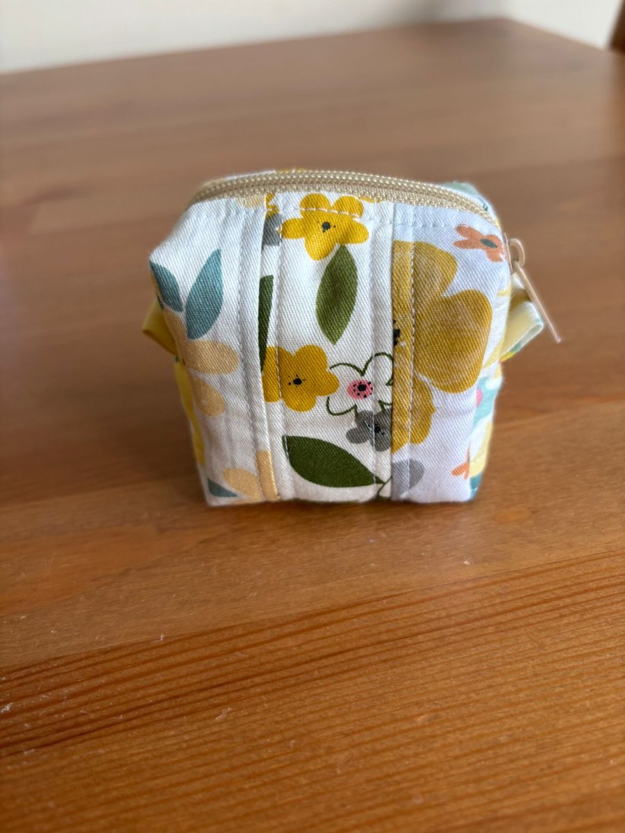 Quilt Patchwork coins purse in yellows