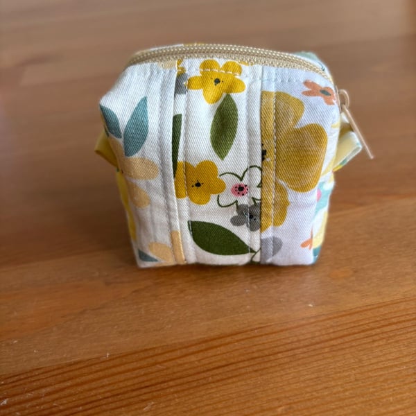 Quilt Patchwork coins purse in yellows