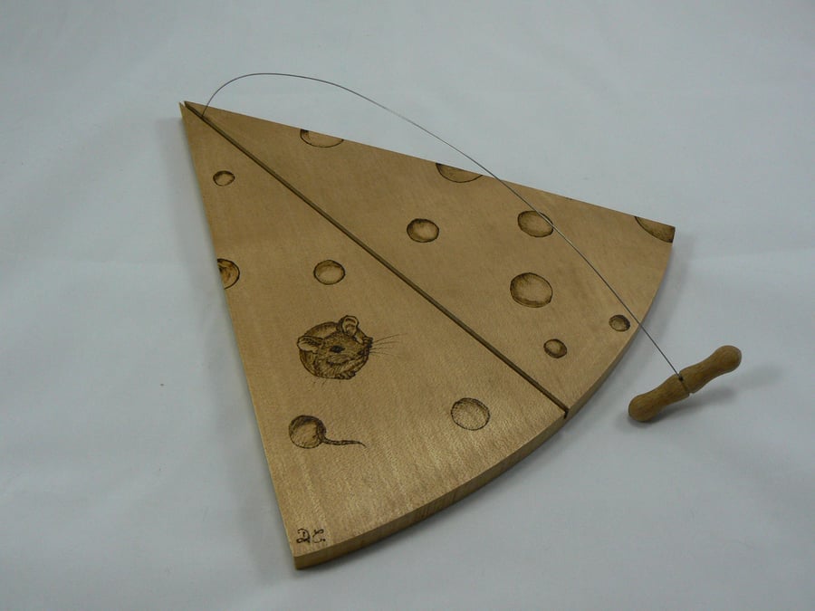 Triangular cheeseboard with cutting wire