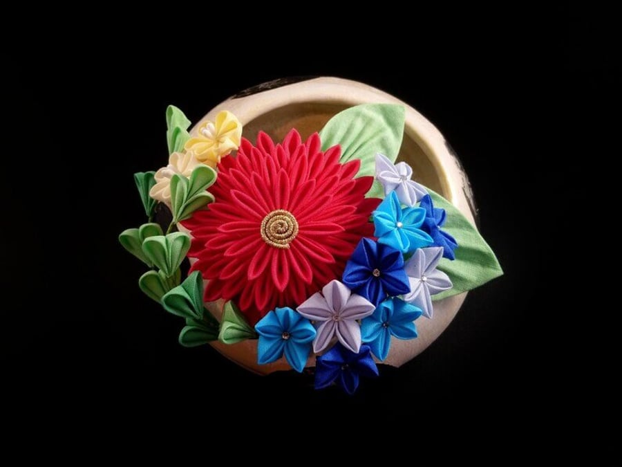 Akiho – Chrysanthemum & Balloon Flowers Headpiece