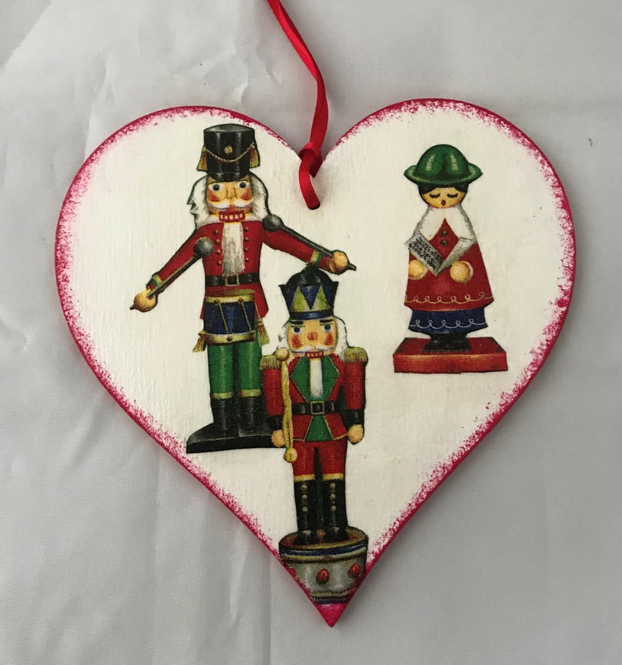 Decorated Christmas Small Wooden Heart Decoration Nutcracker Carol Singer 