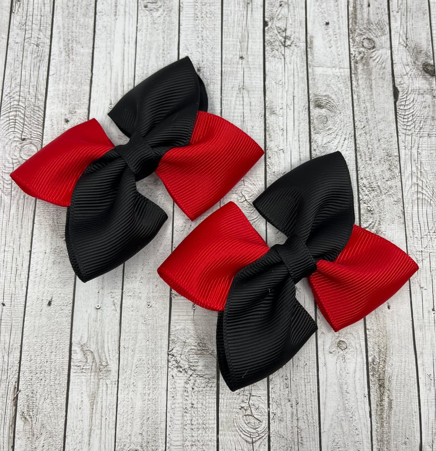 Black and Red Square Double with Bows on Clips (pair)