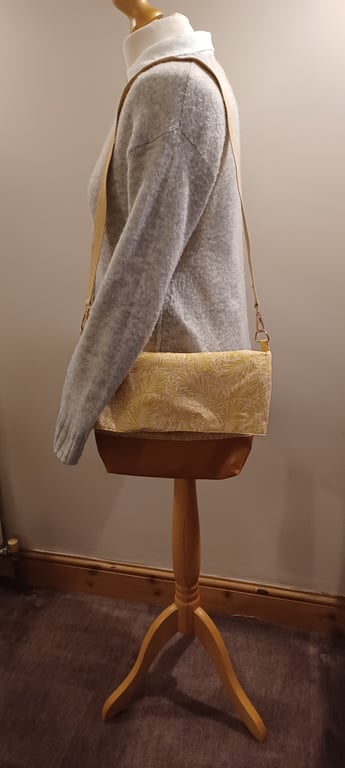 Messenger shopping bag