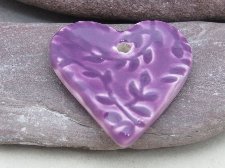 Medium Lilac Purple Leaf Texture Heart Shaped Ceramic Pendant