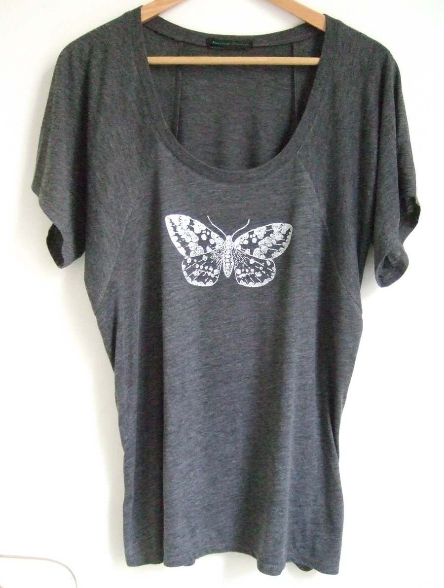 SALE silver moth womens heather grey printed T shirt  raglan drapy style top
