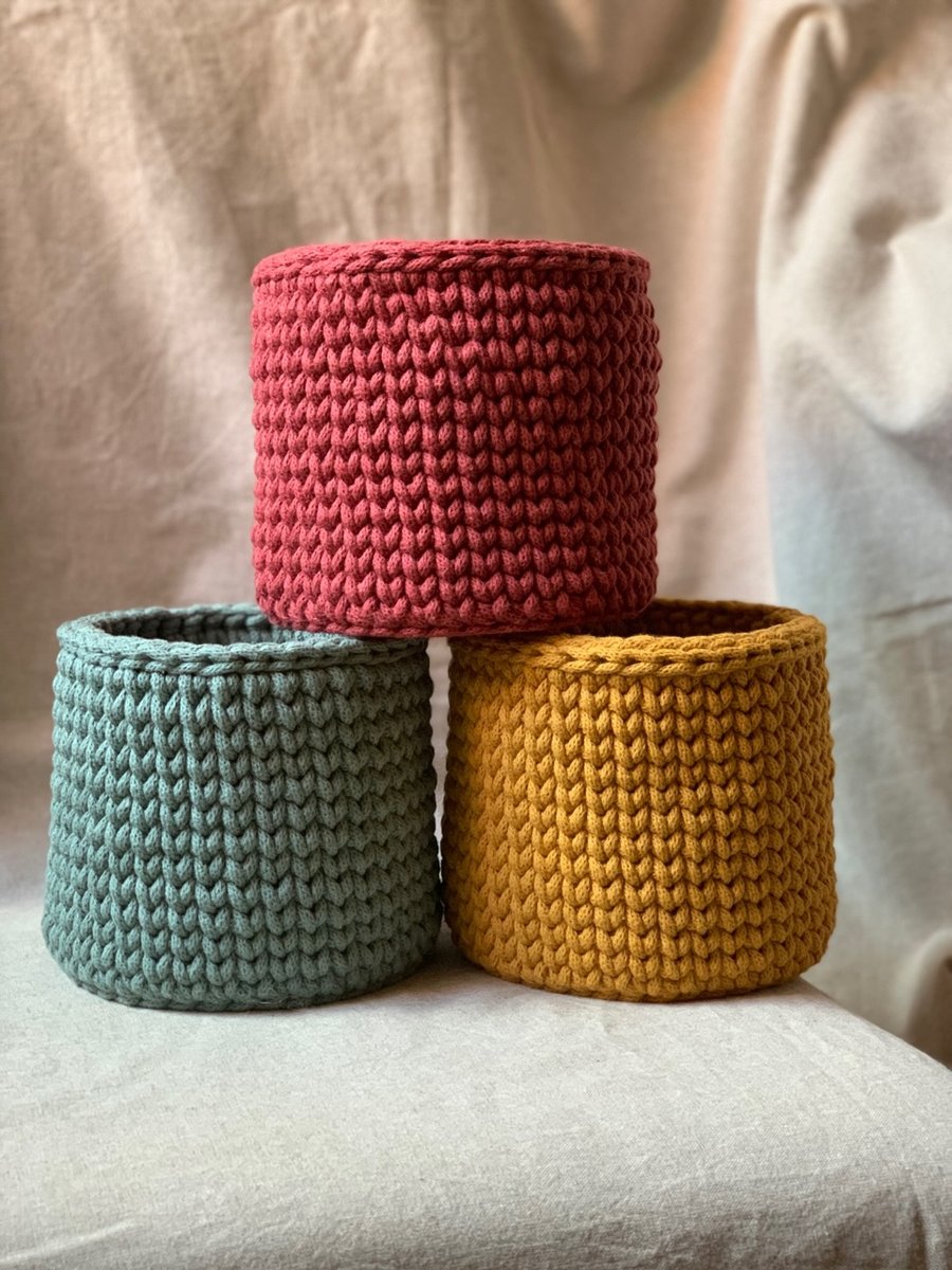 Storage basket, plant pot, side table basket 