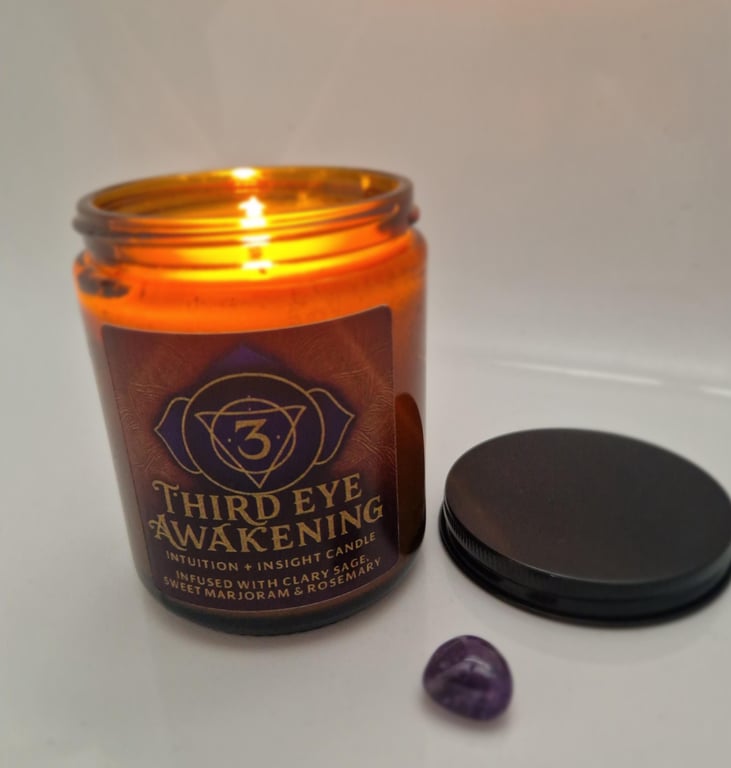 Third Eye Awakening Candle: Soy Wax, Amethyst Crystal, Velvet Pouch