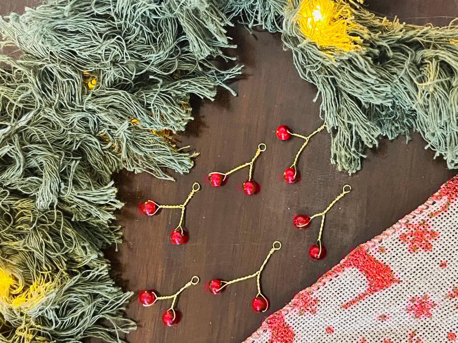 6 Pearl & Gilt Berries Decorations 