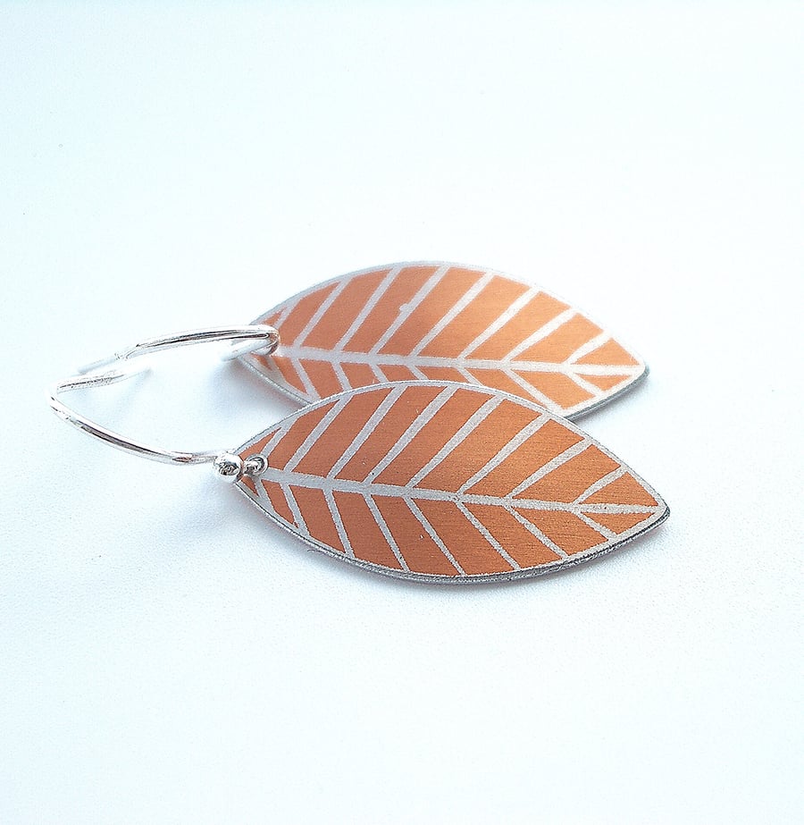Leaf earrings in orange