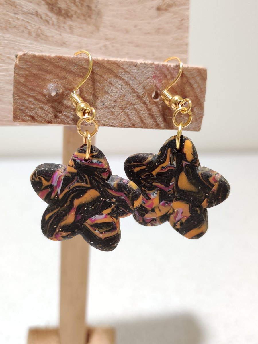 Flower scrap dangle earrings