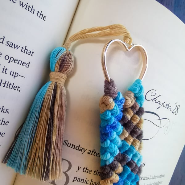 Handmade macrame bookmark, boho - blue marble, heart