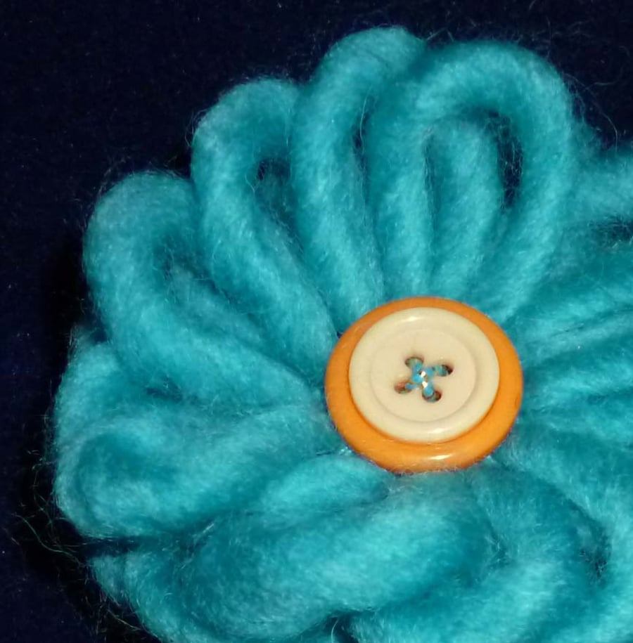 Hand made wool & button 3 in 1 brooch -  aquamarine blue
