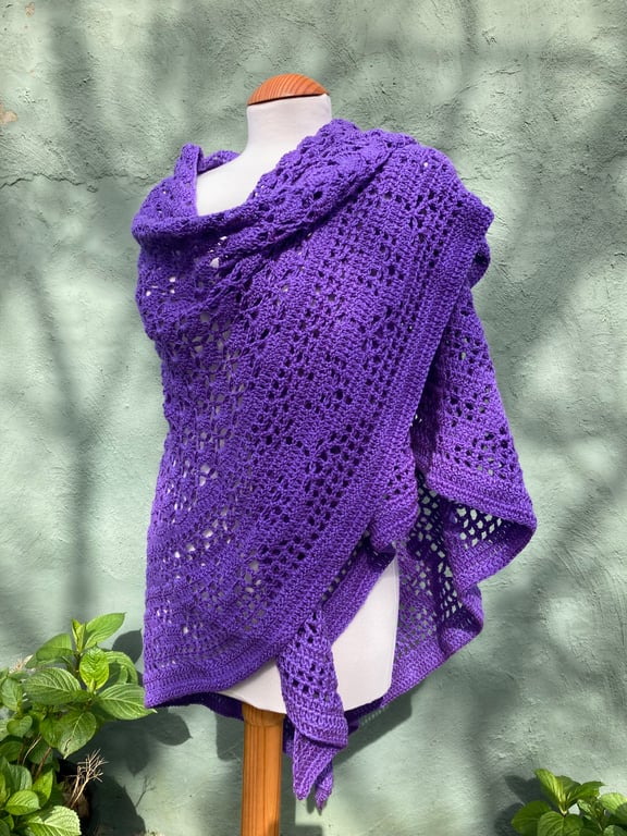Vegan Purple Sock Yarn Handmade Queen of Hearts Triangle Lace Shawl Wrap Scarf