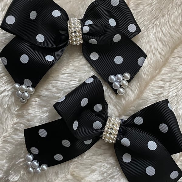 Pearl polka dot hair bow