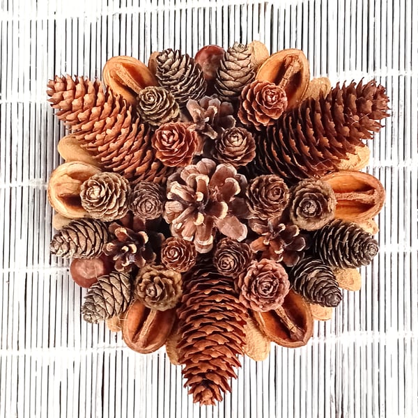 Christmas table, mantle piece, wall, small 'roundel' cone wreath