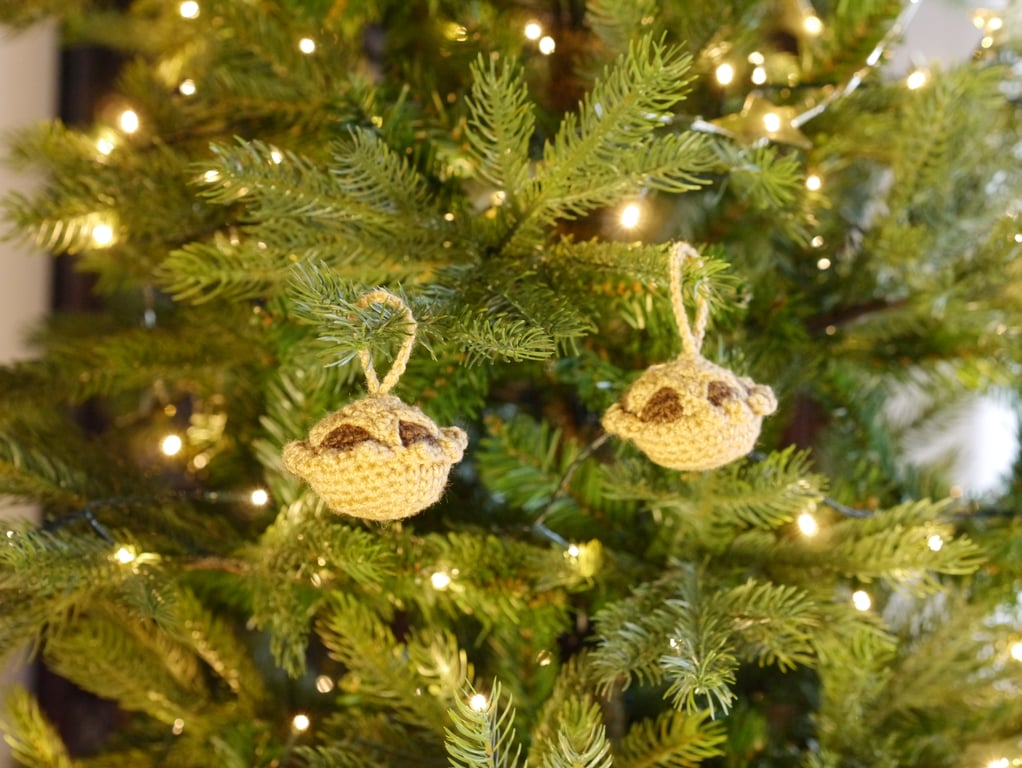 Crochet Mince pie decoration pair. 