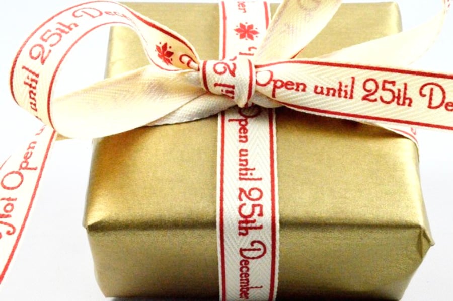 Herringbone Christmas ribbon 15mm