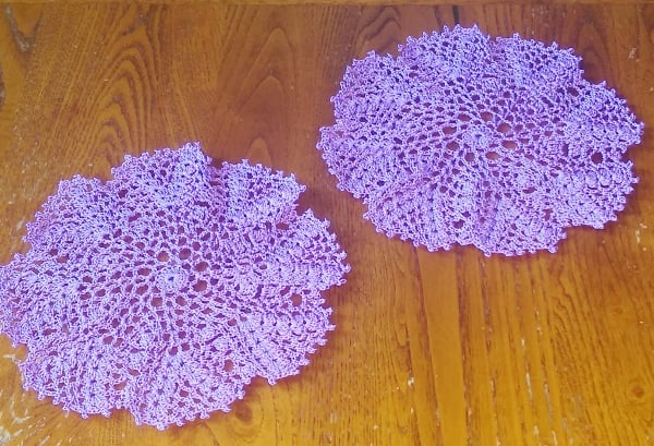 LOVELY PAIR OF PURPLE DOILIES - 15CM ACROSS - PICOT EDGING