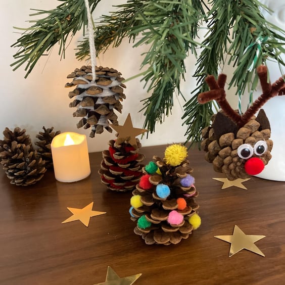 Christmas Craft Kit - DIY Pine Cone Baubles