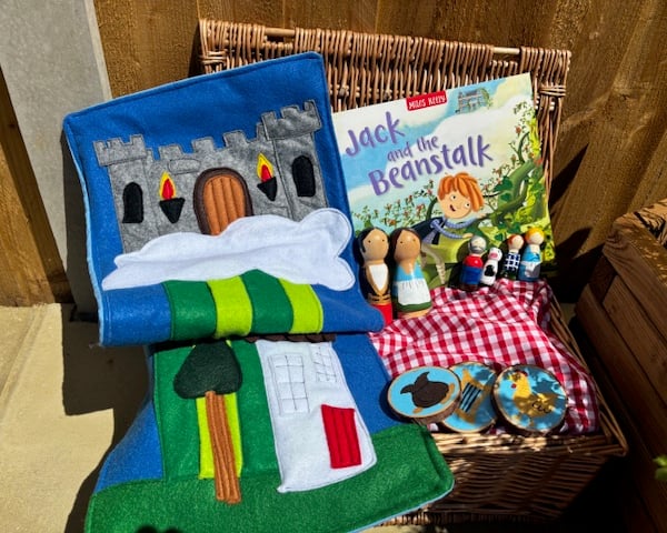 Jack and the Beanstalk story set