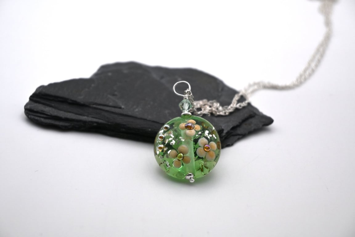 green flower glitter lampwork glass pendant necklace