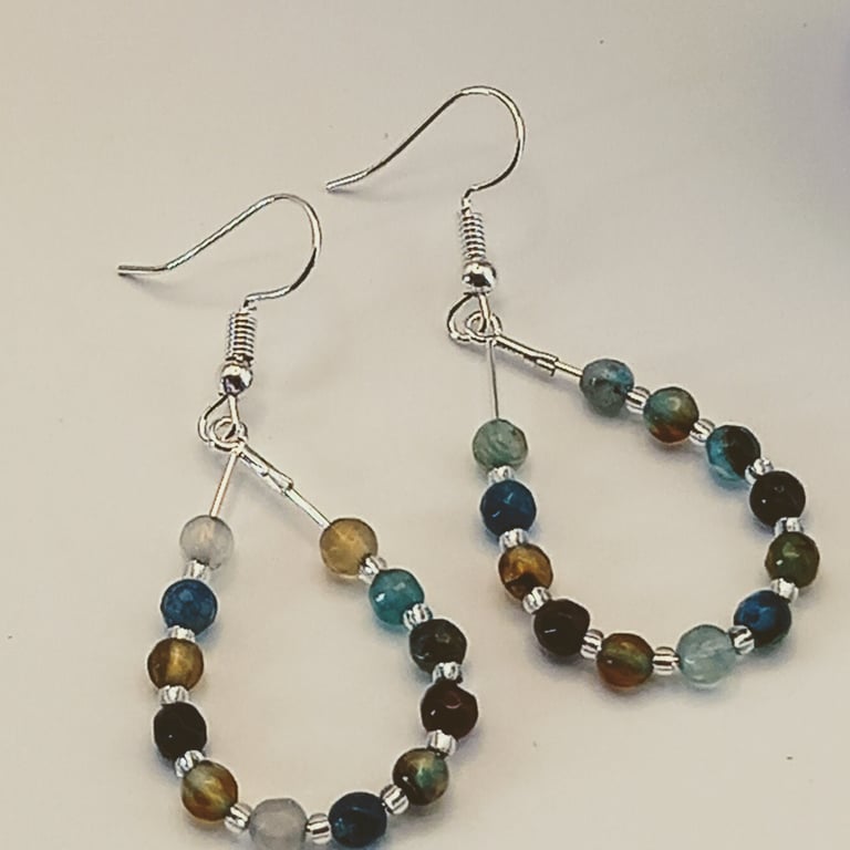 Facetted agate loop earrings