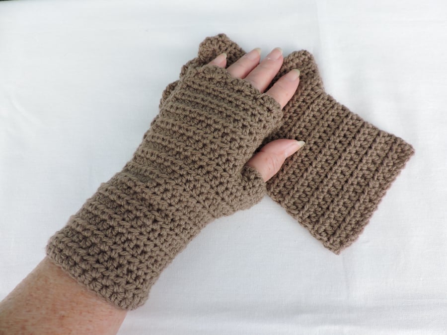 Seconds Sunday Adults Fingerless Mitts Fawn