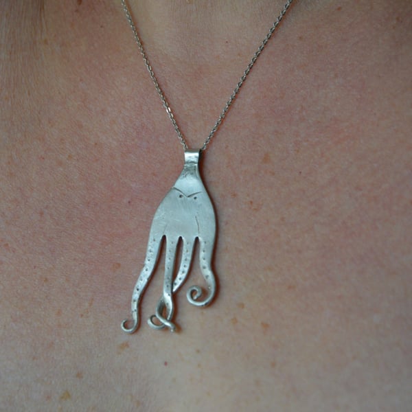 OctoPussy pendant