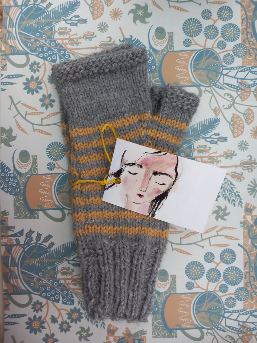 Hand knitted fingerless mitts 