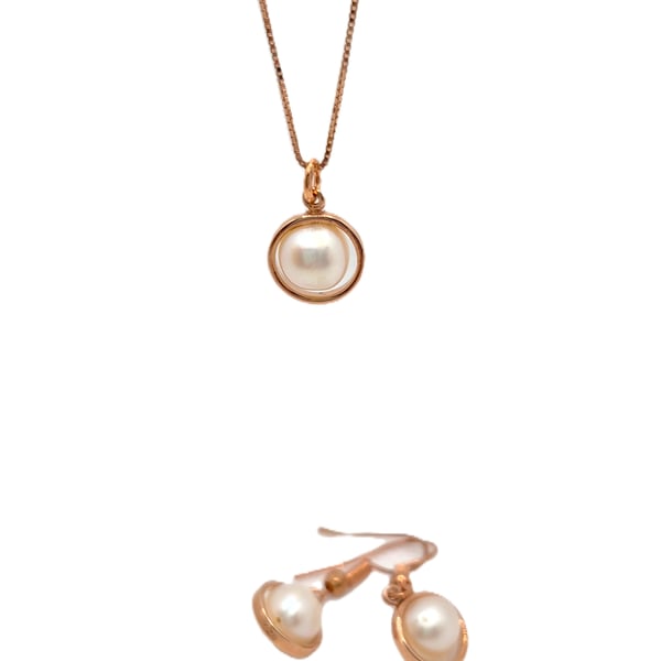 Rose gold plated and freshwater pearl jewellery set