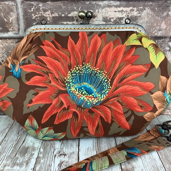 Cactus flowers medium fabric frame clutch handbag, Kiss clasp