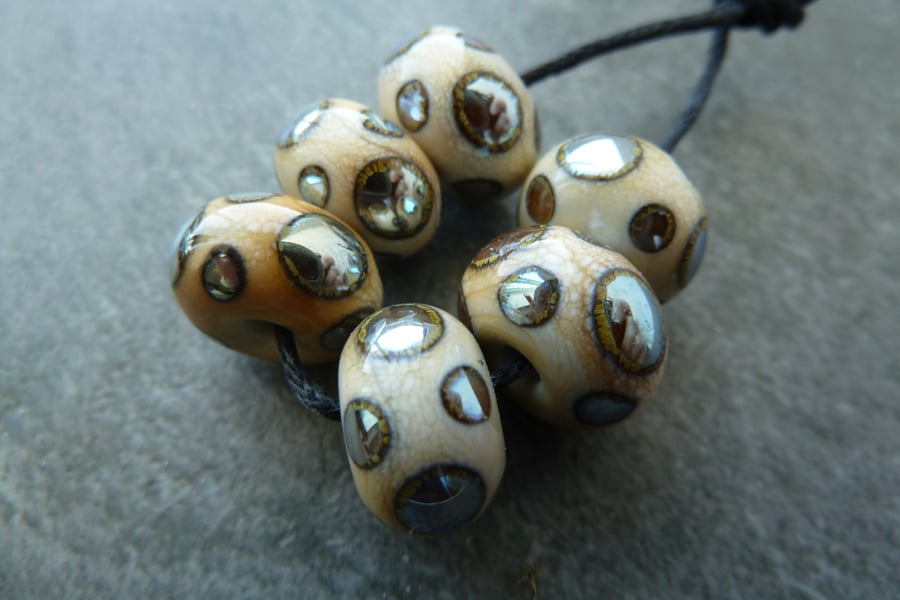 ivory and silver glass spot lampwork beads