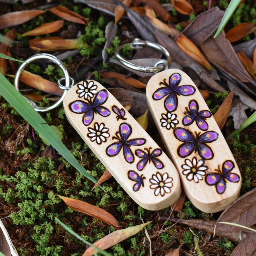Butterfly Garden. Pyrography key ring.