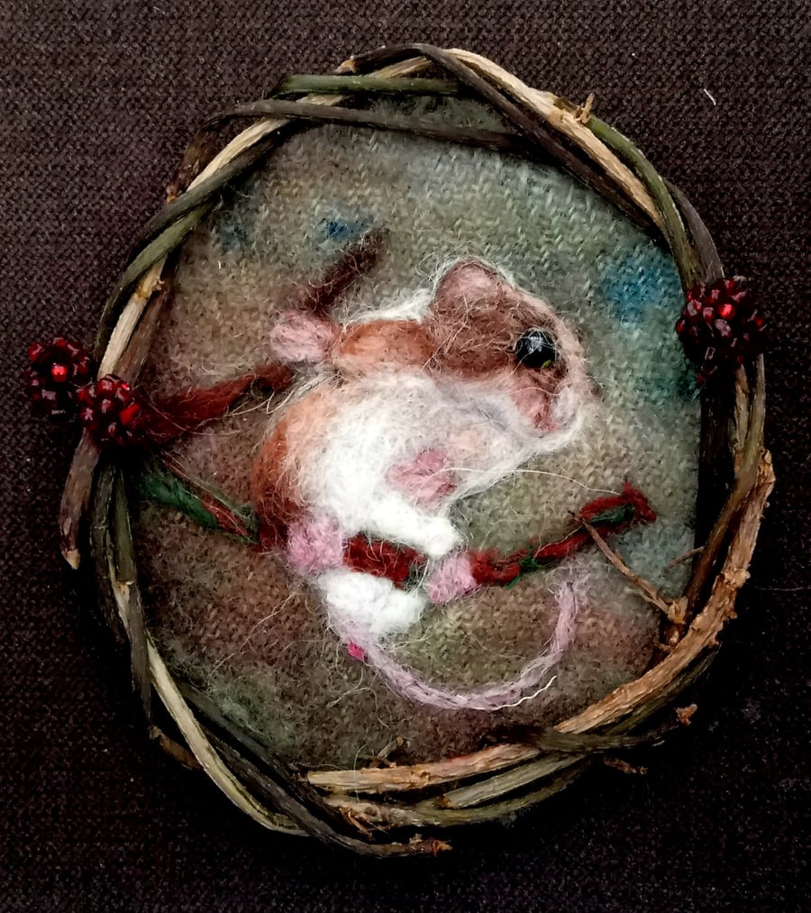 Autumn woodland mouse needlefelt picture.