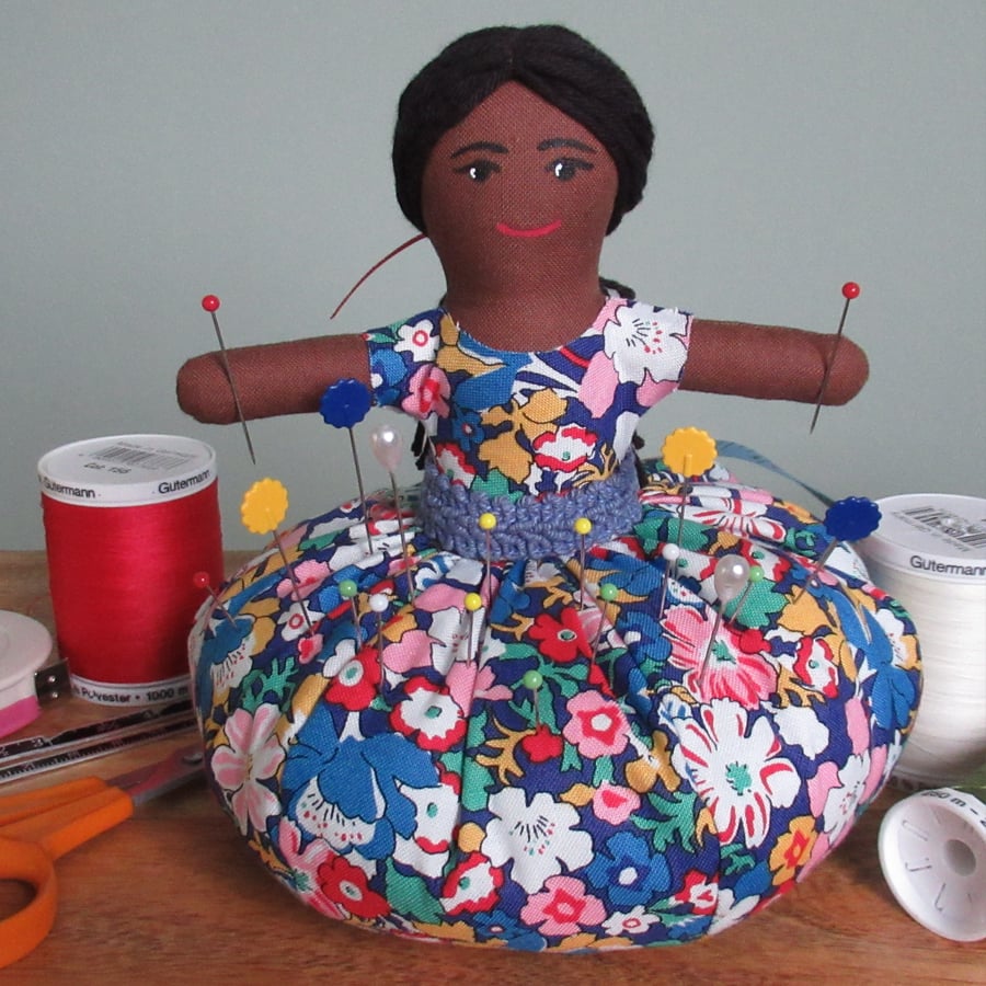 Sewing Companion Pin Cushion and Needle Case