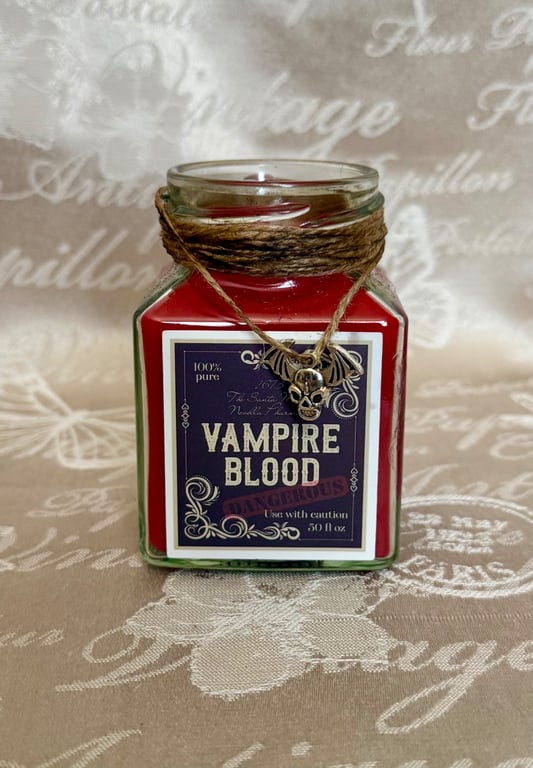 Vampire Blood Gothic Candle – Spooky Halloween Vampire Decor