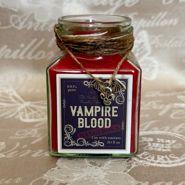 Vampire Blood Gothic Candle – Spooky Halloween Vampire Decor