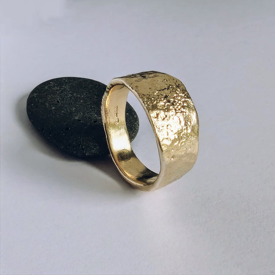 Solid 9 Carat Gold Hallmarked Band Textured RING