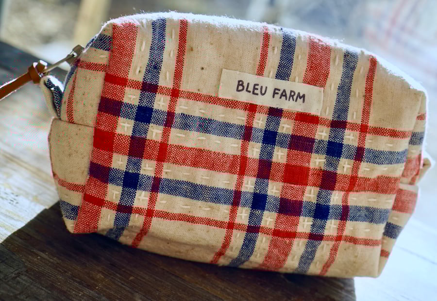 Small Boxy Makeup Bag – Handmade Everyday Zipper Pouch