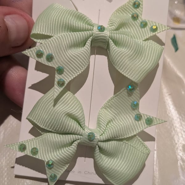 Small 2pk of bows mint green 