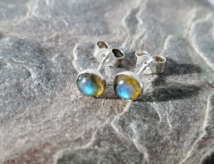 Sterling Silver 5mm Blue Cabochon Opal Bezel Stud Earrings Sterling Silver 5mm Blue Cabochon Opal Bezel Stud Earrings
