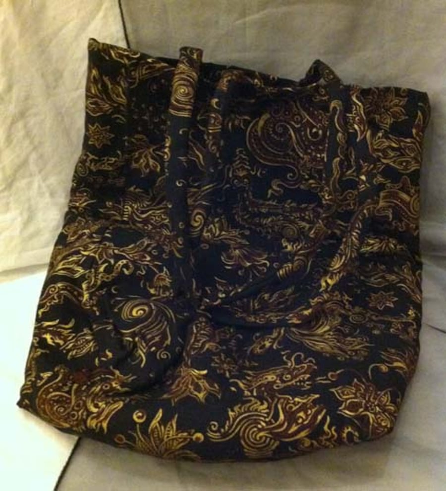  Black Chinese dragon patterned shoulder bag