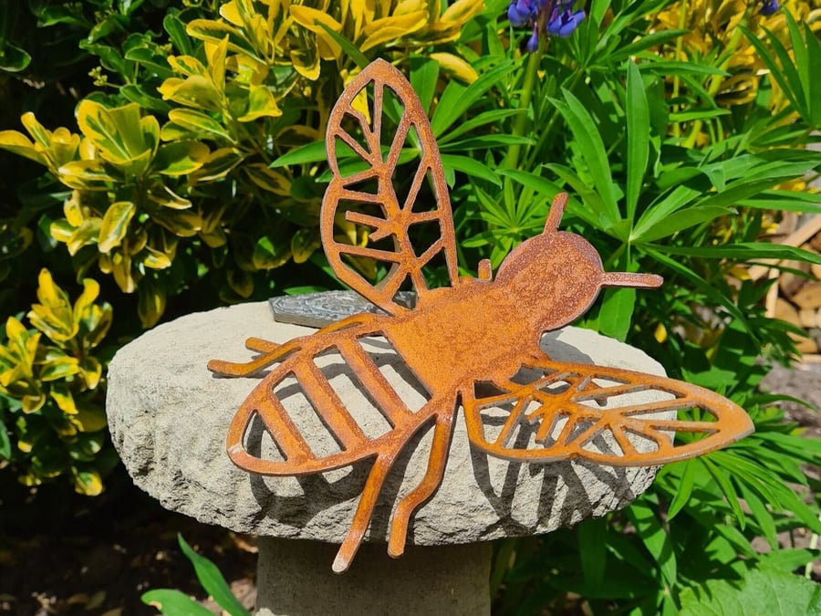 Rusted Metal Bee 3D Rusted Garden Art Rusty Outdoor Ornaments Metal Sculpture