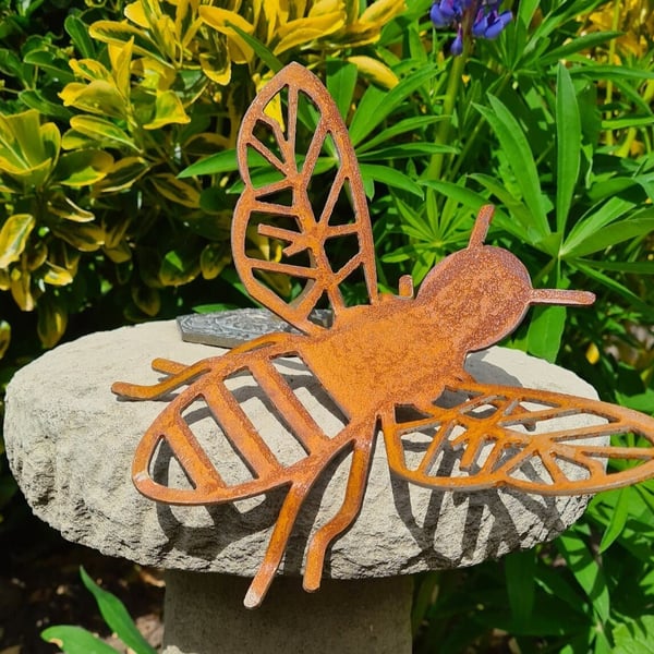 Rusted Metal Bee 3D Rusted Garden Art Rusty Outdoor Ornaments Metal Sculpture