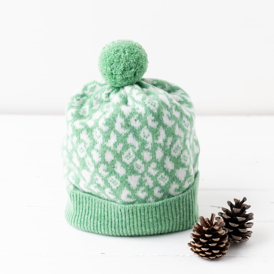 Leopard knitted pom pom hat - springtime green and white
