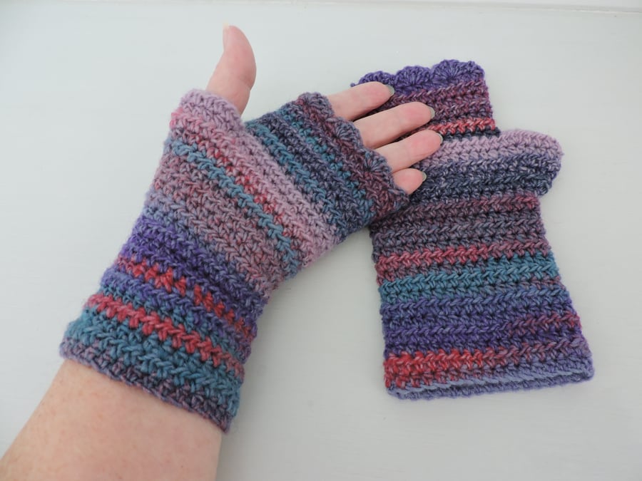 Fingerless Mitts   Blues and Red